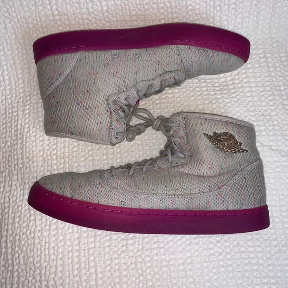 Shoes - Picture 5 of 6